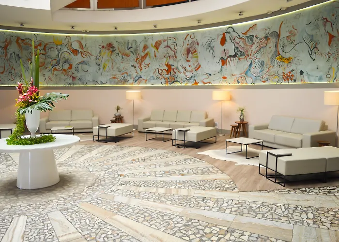 Marambaia e ConvençõesHotel Em