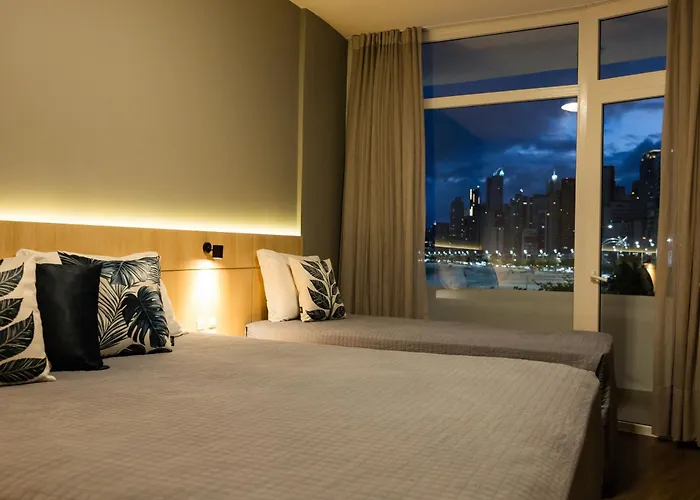 Marambaia e ConvençõesHotel Em